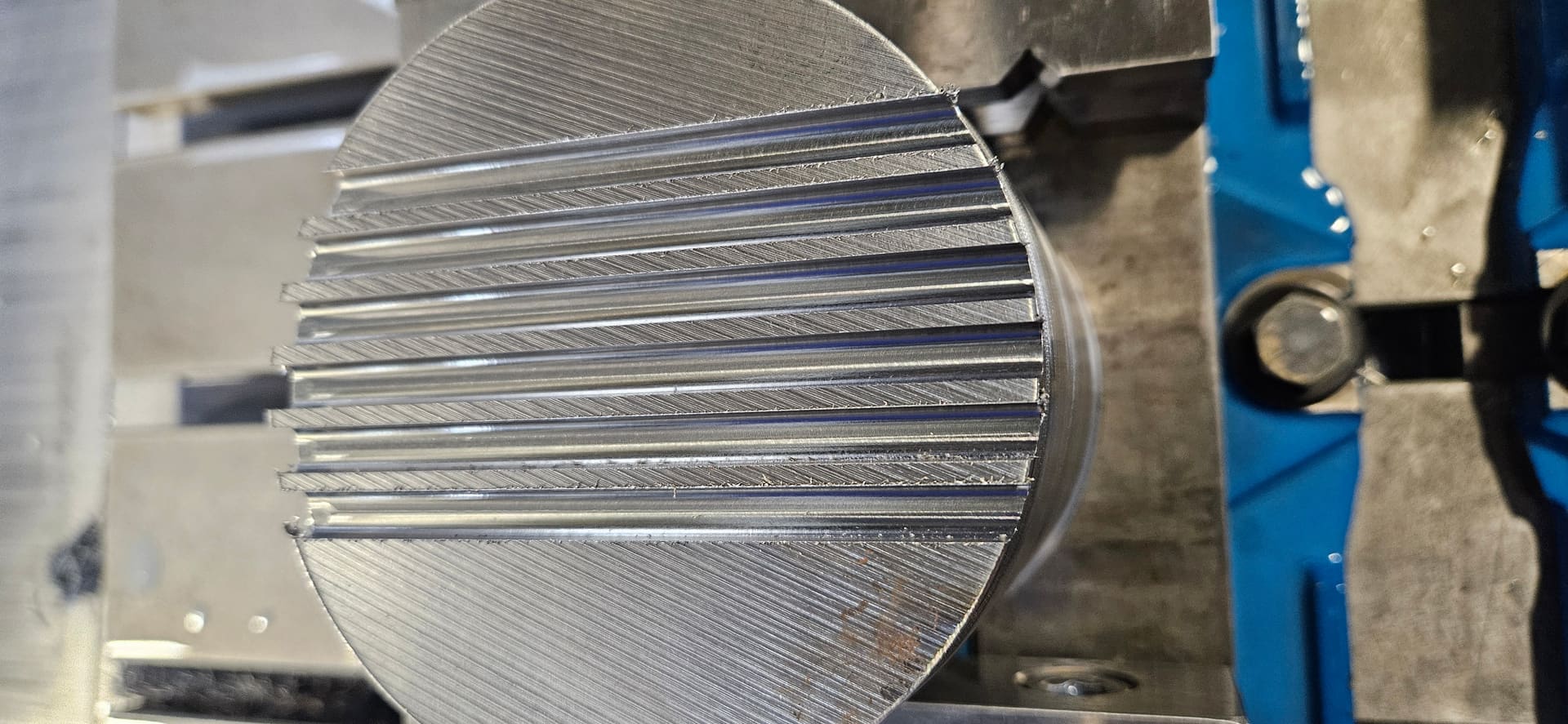 Deep slots machined in an Inconel 718 part with a RobbJack SPS Series end mill